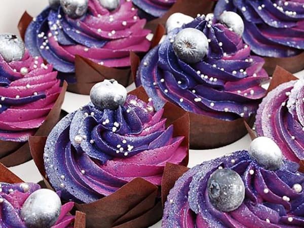 <span>Коробочка вкусных капкейков</span><i>→</i>